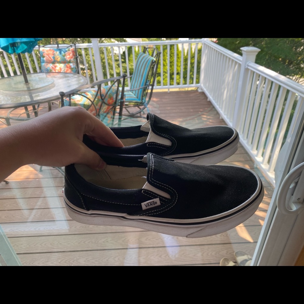 Black Slip-on Vans